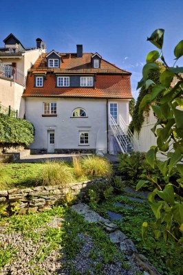 Wunderschönes Altstadthaus mit 8 Zimmern, Garten und 2 Außenstellplätzen in Kronberg im Taunus
