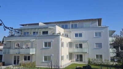 Barrierefreie, helle Neubau 3-Zimmerwohnung mit Balkon in Traunstein - Tiefgarage, Balkon, Badewanne