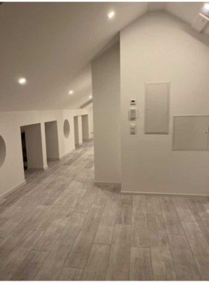 Moderne Dachgeschosswohnung / Appartement-Penthouse in Ötisheim-Waldsiedlung zu vermieten