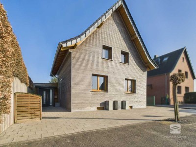 REIMANN&WOLFF Heinsberg-Kirchhoven: "Modernisiertes Zuhause voller Licht und Leben.”