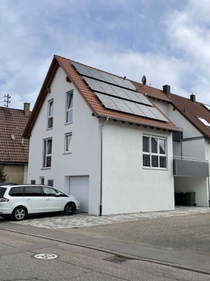 wunderschöne Doppelhaushälfte mit Dachterrasse + Garage