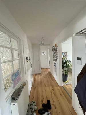 Exklusive 4-Zimmer-Wohnung in Tübingen / WG tauglich