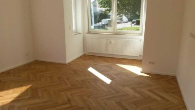 Großzügige, moderne 4-Zimmer-Wohnung mit überdachtem Süd-Balkon in Offenbach Westend