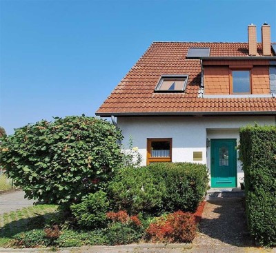 Doppelhaushälfte mit Garten , Garage & PKW Stellplatz in MA - Gartenstadt
