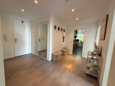 FREI AB DEZEMBER, EIGENTUMSWOHNUNG MIT SEHR VIEL WOHNGEFÜHL: EINBAUKÜCHE, MODERNEM BAD UND GARAGE