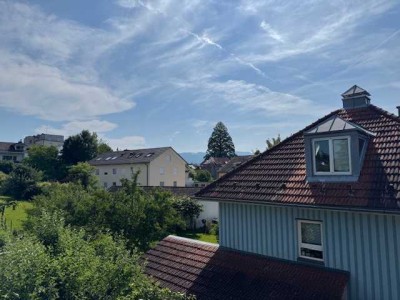 Helle 4 Zi-Wohnung in schöner Wohngegend