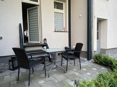 EINBAUKÜCHE + TERRASSE vorhanden!