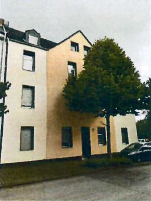 Zwangsversteigerung ! Dreigeschoßiges Mehrfamilienhaus