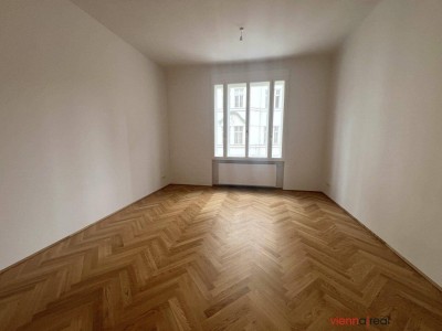 ERSTBEZUG - Helle 4-Zimmer Altbauwohnung mit 2 Bädern, 2 WCs, Abstellraum und Kellerabteil - UNBEFRISTET