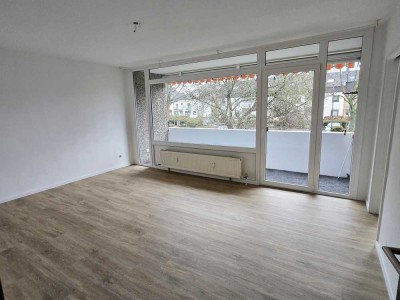 Helle&Elegante 3-Zimmer Wohnung mit Balkon im 1. OG in Karthause