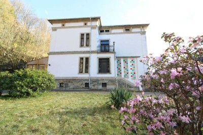 Familienidyll mit Garten, 5 Garagen und 5 Freistellplätzen in Rathmannsdorf