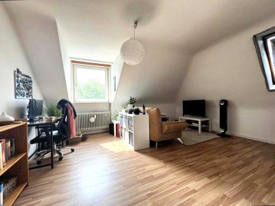 Wohnen im Grünen – charmante DG-Wohnung mit Tiefgaragenstellplatz
