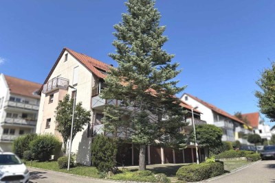 Frei: 2-Zimmer-Eigentumswohnung zusätzlich mit ausgebautem Spitzboden, Balkon und Einzelgarage!