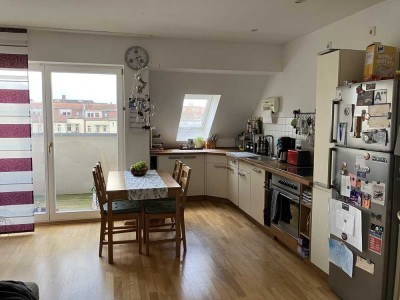 ++ Moderne 3 Zi. Whg mit Dachterrasse und Parkettboden ++