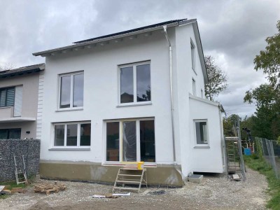 Große DHH im Erstbezug in sehr ruhiger, idyllischer Bestlage