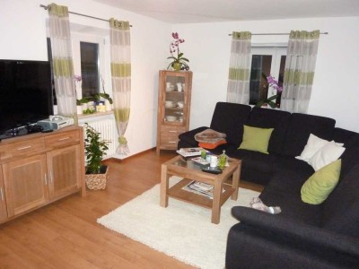 Charmante Haushälfte im Mehrfamilienhaus in Tittmoning