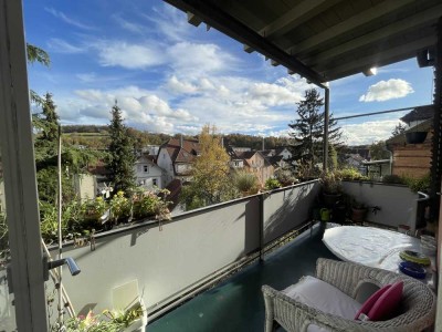 Helle 4-Zimmer Dachgeschosswohnung in Tübingen mit Balkon