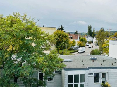 Wertsteigerungspotenzial in Aussicht: Großzügige, ruhige, gut geschnittene 4 Zi Wohnung in Top-Lage!