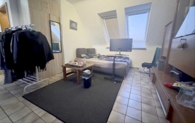 1-Zimmer Single-Wohnung im Dachgeschoss möbliert