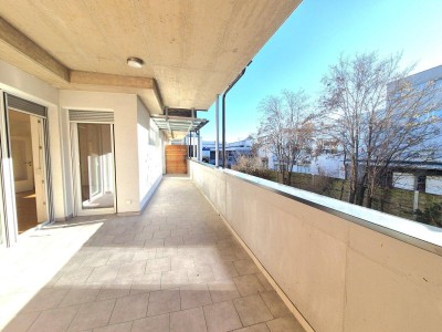 Moderne 4-Zimmer-Wohnung mit traumhafter Süd-Terrasse und zwei Parkplätzen!!!