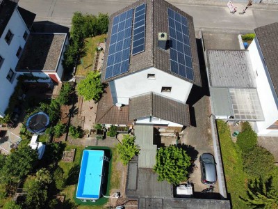 Vielseitiges Ein- oder Zweifamilienhaus mit schönem Pool & Garten - ruhige Lage, zentrale Anbindung