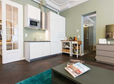 Exklusive, neuwertige 1,5-Raum-Wohnung mit luxuriöser Innenausstattung in Langenlonsheim