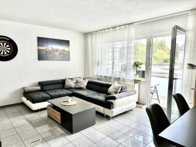 schicke EG-Wohnung mit Einbauküche und Balkon