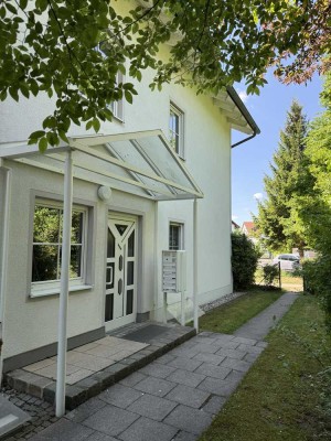 Helle 3-Zimmer-Wohnung mit großem Süd-Balkon in Aubing