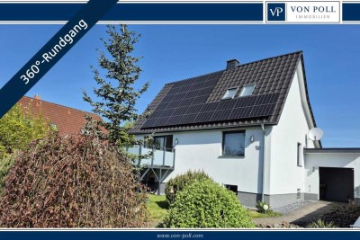Modernes Einfamilienhaus mit großem Garten und effizientem Energiekonzept
