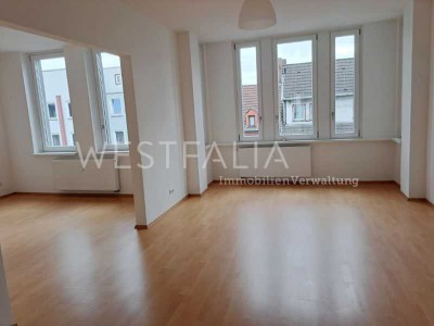 Helle Wohnung mit Balkon und ruhigem Hinterhofblick