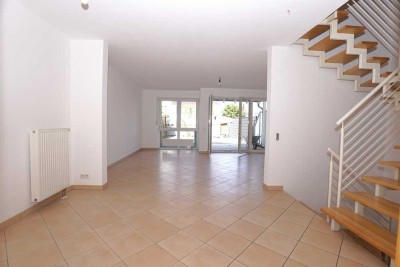 Sehr schönes Reihenmittelhaus 4 Schlafzimmer, Garten.
