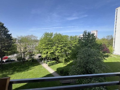 Freundliche 3-Zimmer-Wohnung in Stuttgart Möhringen mit Balkon und Tiefgaragen Stellplatz