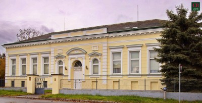 Außergewöhnliches Herrenhaus mit parkähnlichem Garten