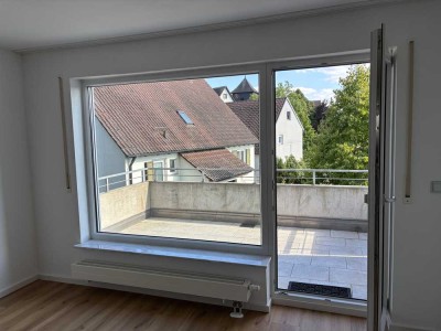 Helle 3-Zimmer-Wohnung mit Süd-Balkon, EBK und Stellplatz in Friolzheim