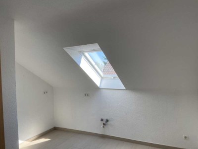 Ansprechende und modernisierte 2,5-Raum-Dachgeschosswohnung in Neuhofen
