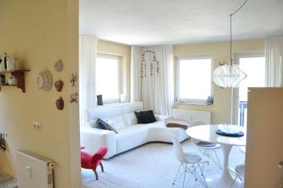 EXKLUSIVE Eigentumswohnung mit 2. Wohnsitzwidmung in herrlicher Aussichtslage von Bad Gastein. Zentral gelegen, wenige Gehminuten bis ins historische Zentrum. Sonnige Südwestausrichtung.