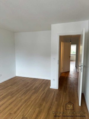 Wohnen mit Stil: Sanierte 2-Zimmer-Wohnung mit Balkon in Düsseldorf-Rath