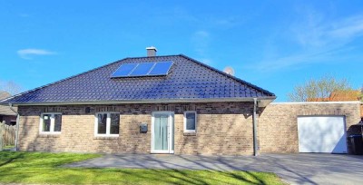 Zentrum! Junger Bungalow, KfW 55 Energie mit Garage, Kaminofen, EBK. Kleines Grundstück…