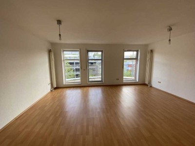 Helle 1 Zimmerwohnung mit Balkon