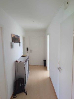 Helle 3-Raum-Dachgeschosswohnung mit Einbauküche in München Untermenzing