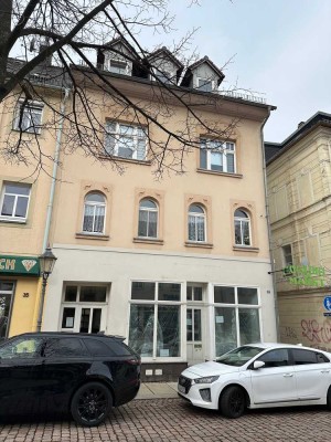 ruhige 2 Raum Wohnung mit Einbauküche direkt am Marktplatz