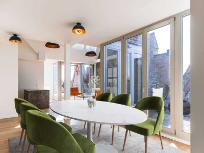 Sanierter Altbau - sehr private DG-Wohnung mit großen Fensterfronten