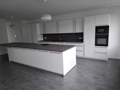 wunderschöne 6 Zimmer Wohnung