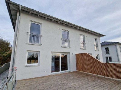 Moderne Doppelhaushälfte mit Doppelgarage – sofort bezugsbereit in Ruhstorf