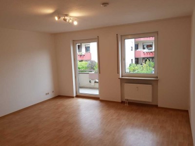 1-Zimmer-Wohnung mit integrierter Küchenecke und Balkon