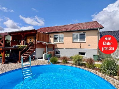 HORN IMMOBILIEN ++ Altentreptow, Haus mit Garage, Doppelcarport, Pool und Einbauküche