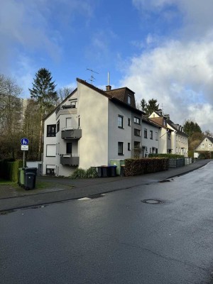 Stilvolle, gepflegte 2-Raum-Wohnung mit gehobener Innenausstattung mit Balkon und EBK in Burscheid