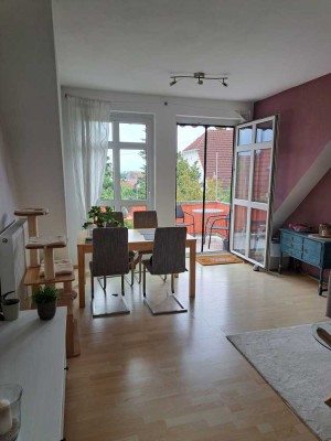 Helle Dachgeschosswohnung mit Südbalkon