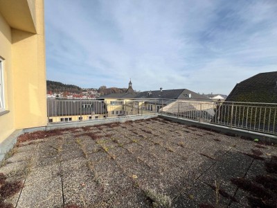 Leistbare sonnige Traum Terrassen Wohnung mit Loggia und bombastischem Fernblick in 1A Lage Stadtplatz / Vöcklabruck