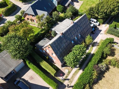 Modernisierungsbedürftiges Wohnhaus mit 2 Wohneinheiten  im ruhigen Ortsteil von Midlum